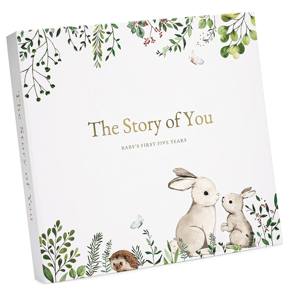 recording-your-baby-s-milestones-in-a-memory-book
